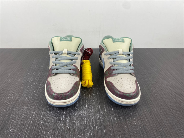 NK SB Dunk Low Crenshaw Skate Club FN4193-100