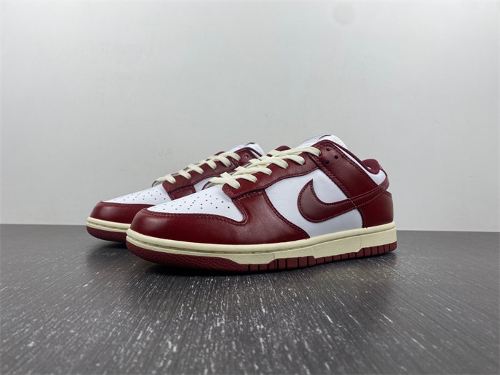 NK Dunk Low PRM Vintage Team Red FJ4555-100