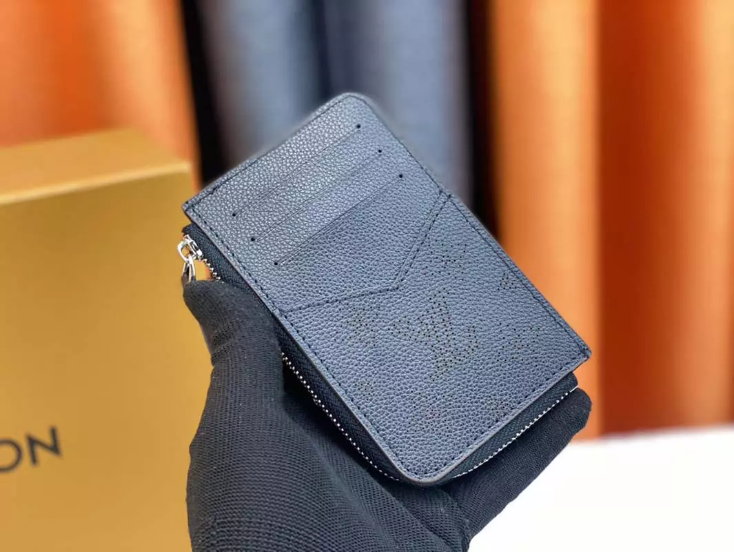 3 Colors 5.1″x3.7″x1.0″ Leather CardHolder BB-5037