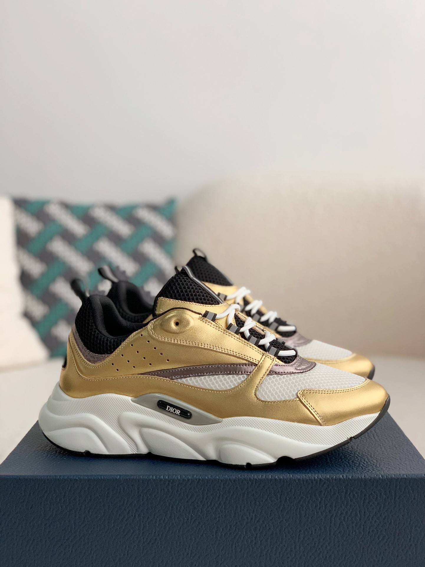 DR classic B22 Clunky Sneaker