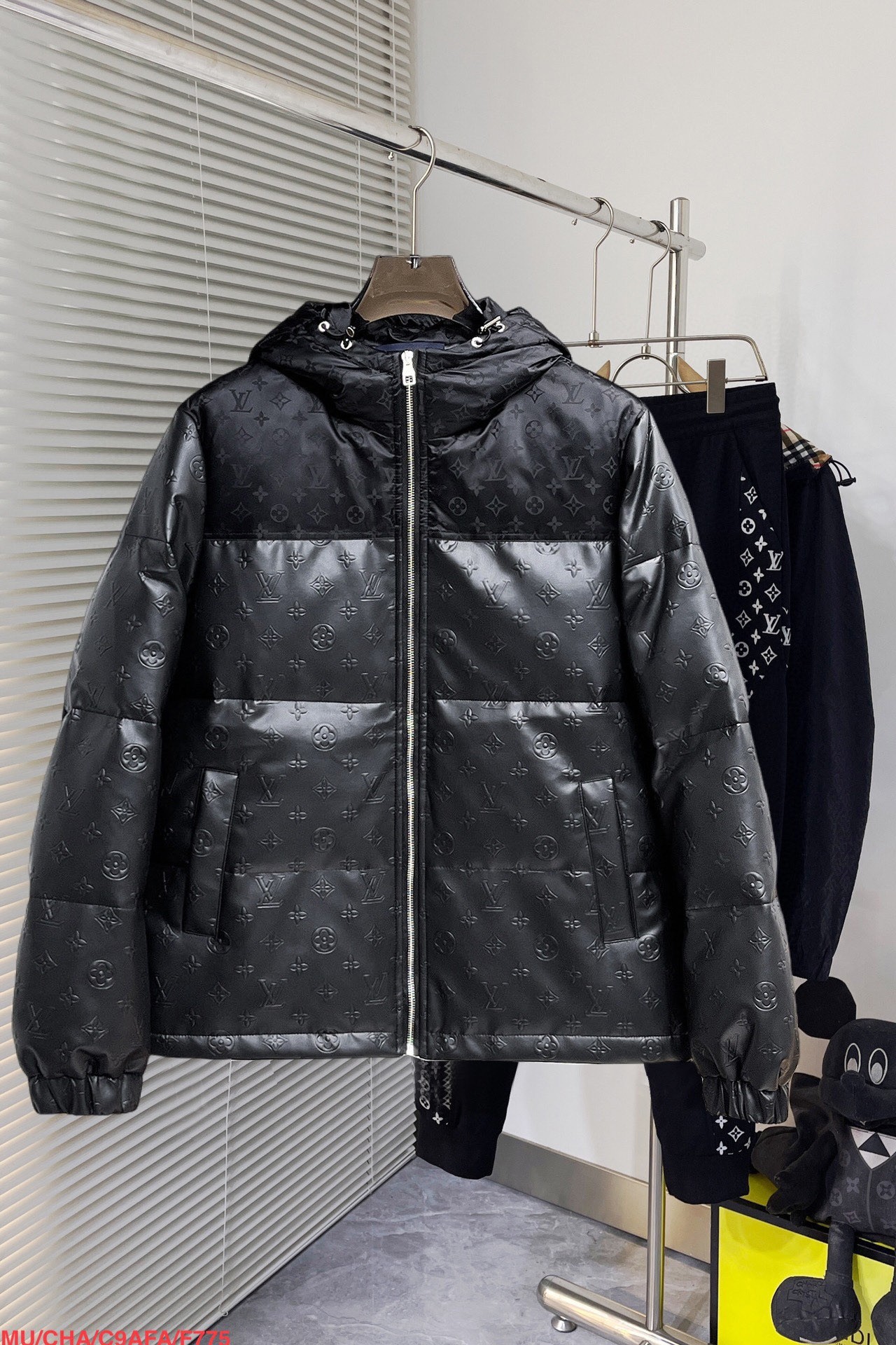 LV LOGO Down Jacket 2025