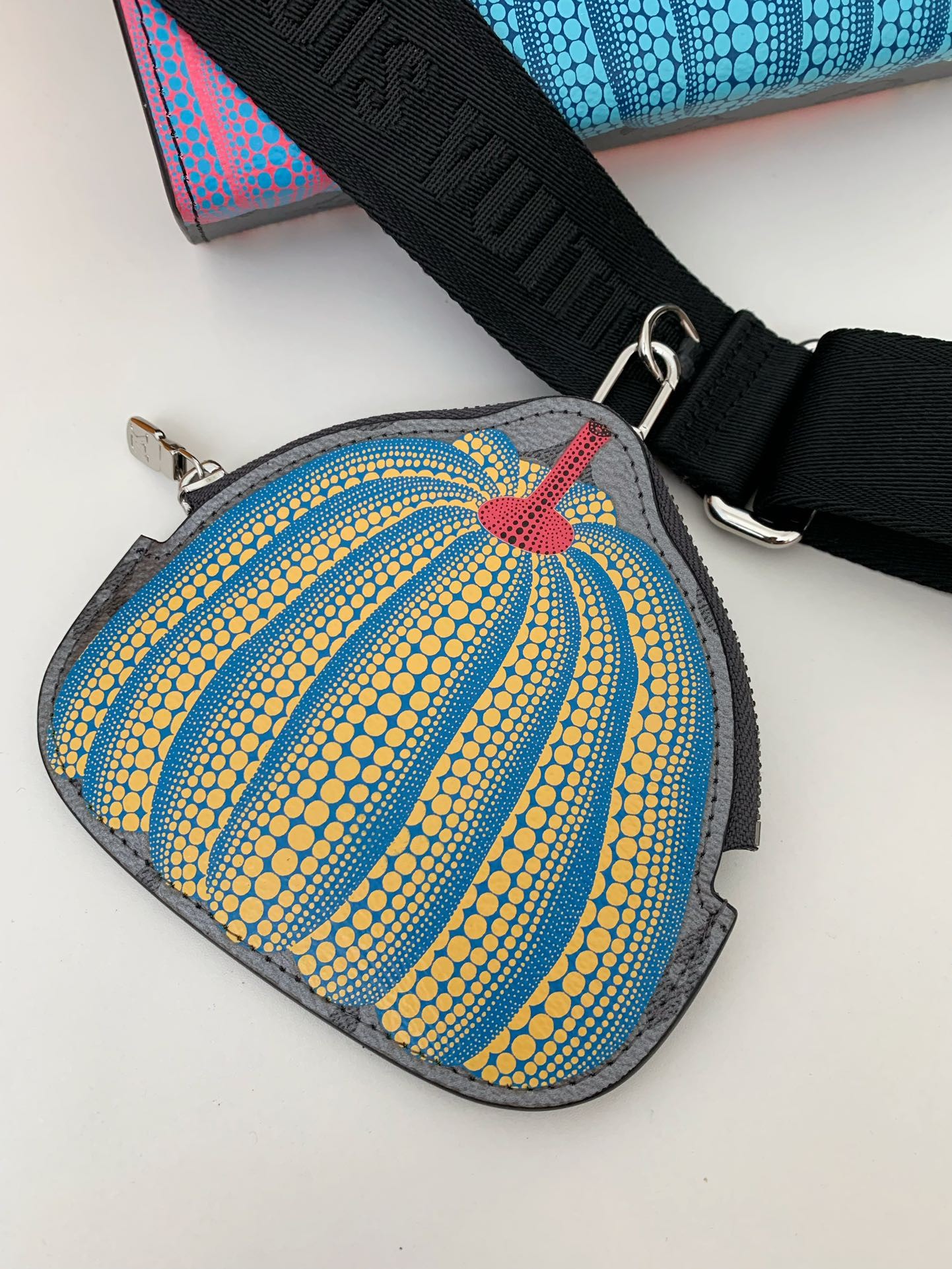 LV  × Yayoi Kusama  GASTON 22*14.5*4.5cm