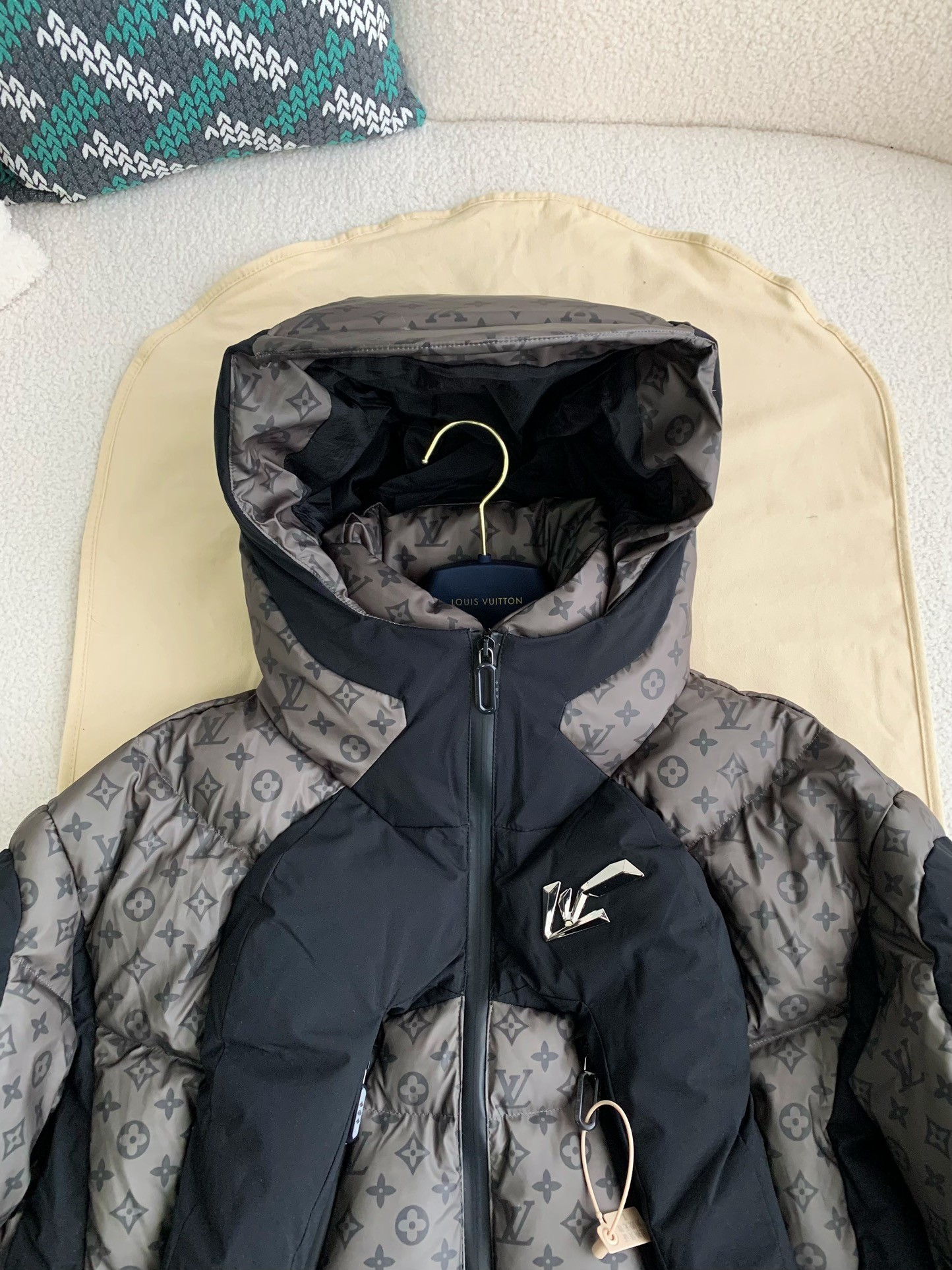 LV LOGO Down Jacket