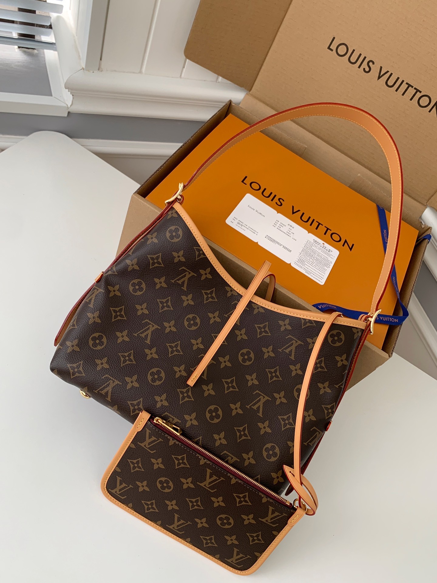 LV  CARRYALL M46203 size:29*24*12cm