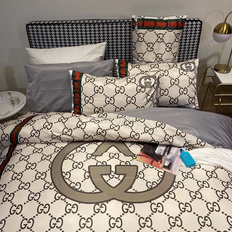 Fashion Pure Silk Digital Bedding Sets(1 Quilt,1 Sham,1 pillow cases)SJT-986054