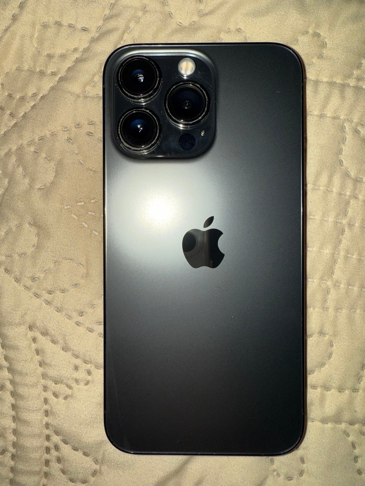 iphone 13 pro 8B52