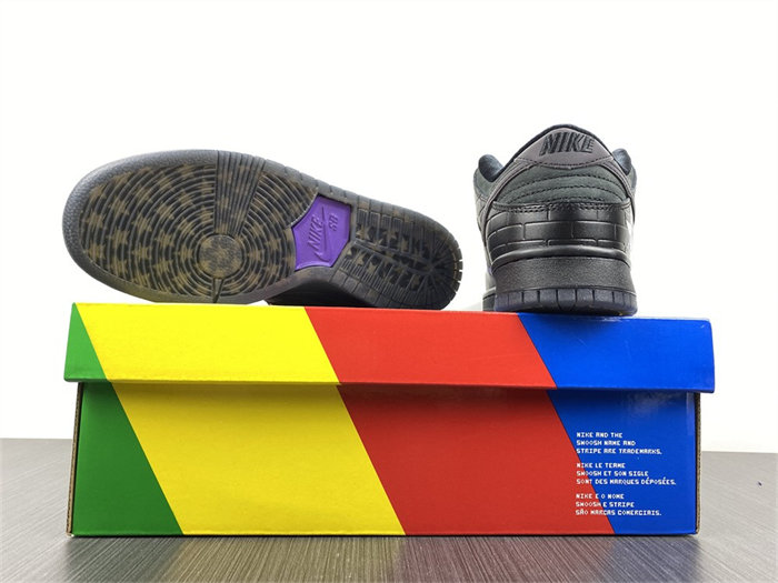 NK SB Dunk Low Familia First Avenue DJ1159-001