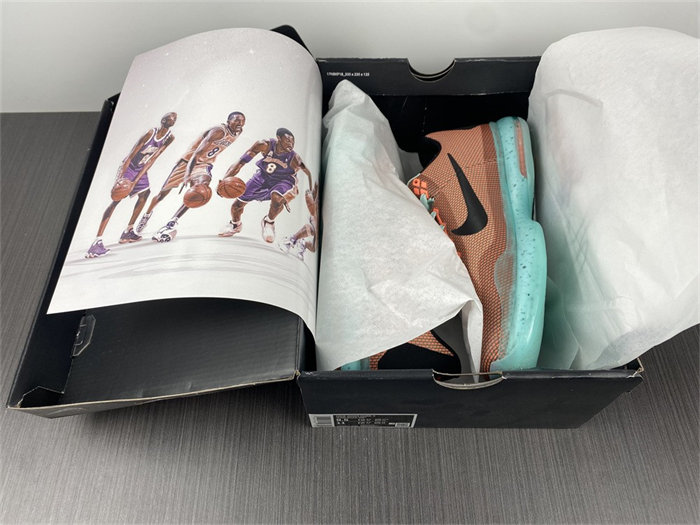 NK Kobe 10 Easter 705317-808
