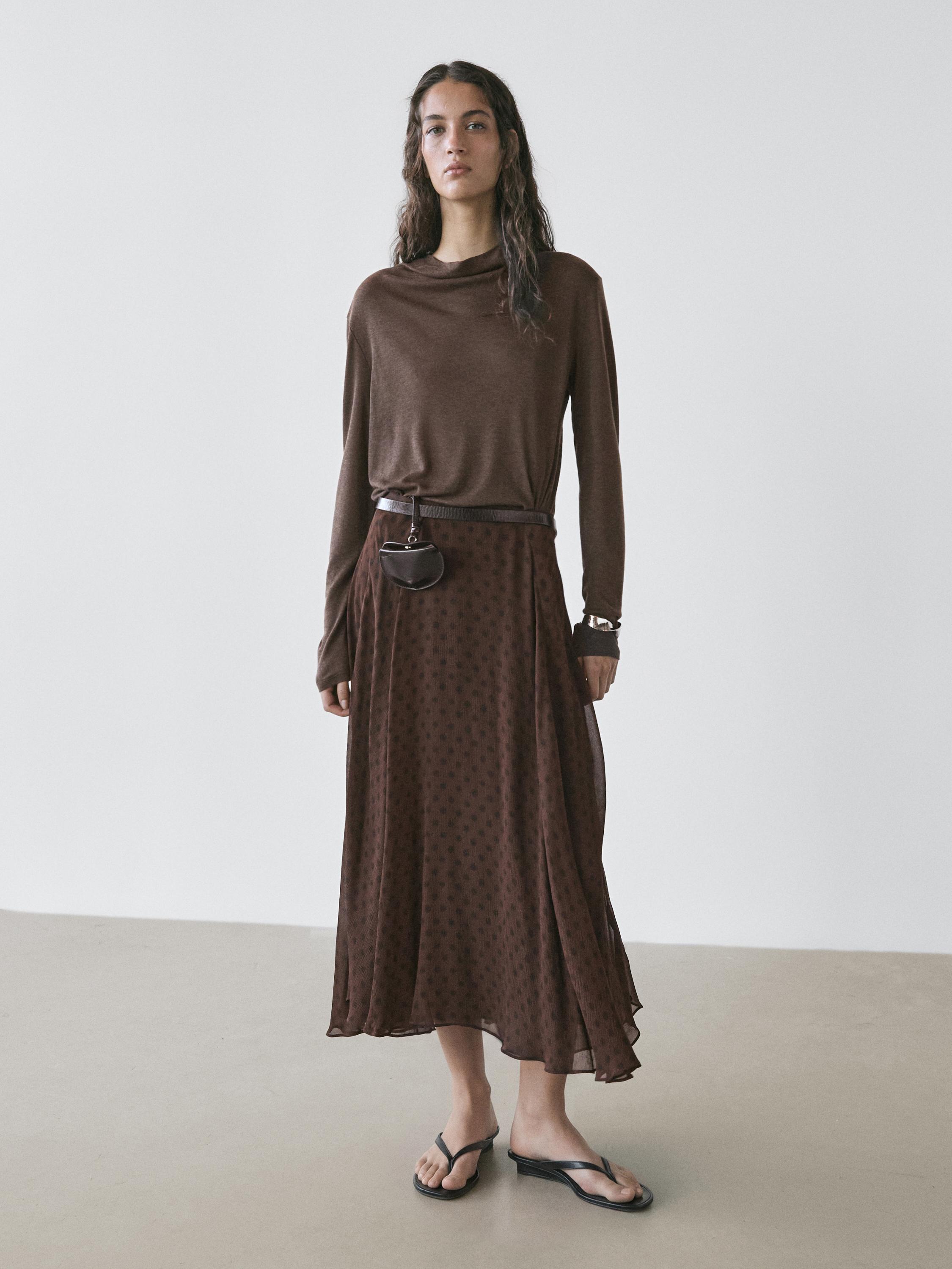 Falda midi vuelo lunares