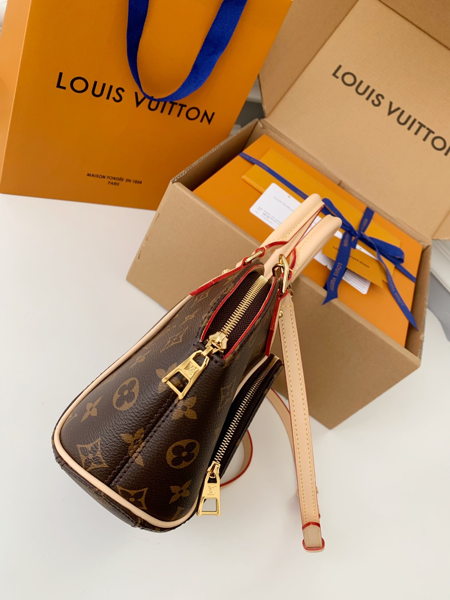 LV ELLIPSE 28*21*8cm