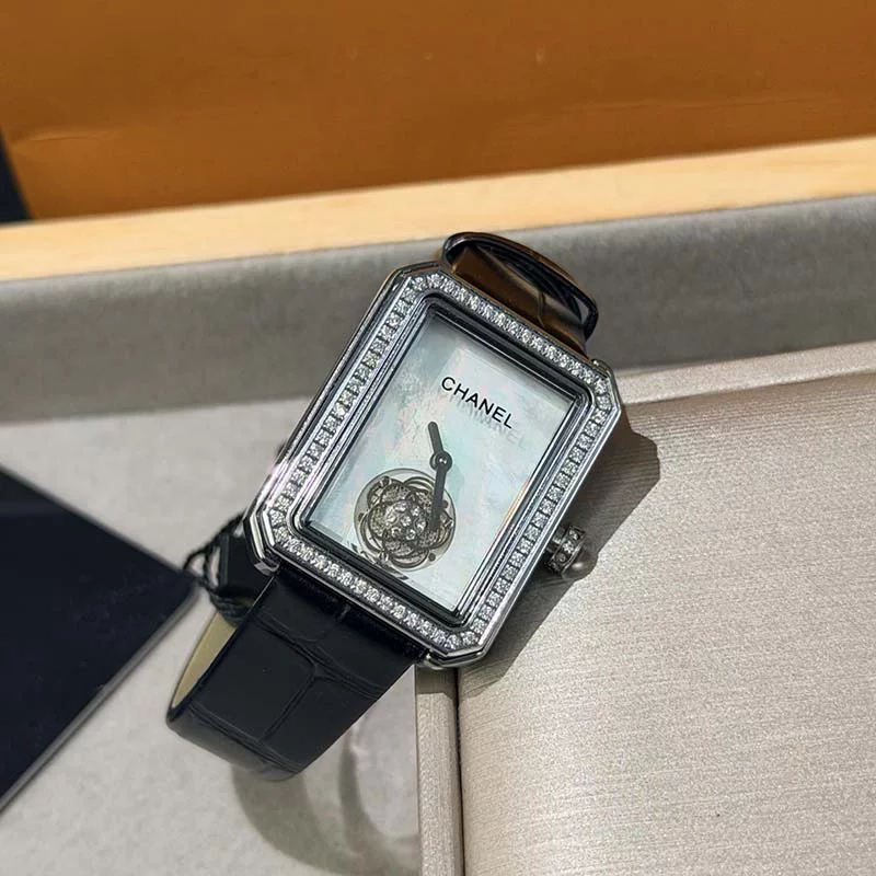 Fashion 36mm Dial Stone-set Bezel Quartz Movement Watch WB-6627031