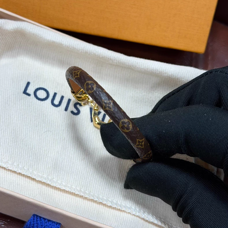 Louis Vuitton M6758E Say Yes Bracelet
