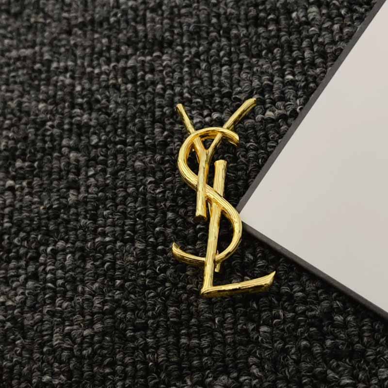 New Golden Letters Brooch QTXZ-9110011