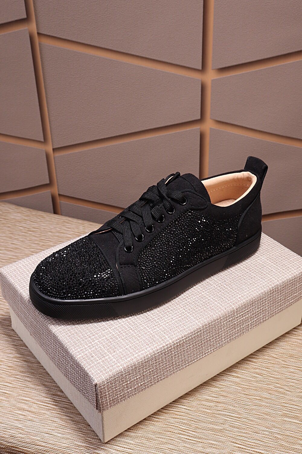 C X L Shoes