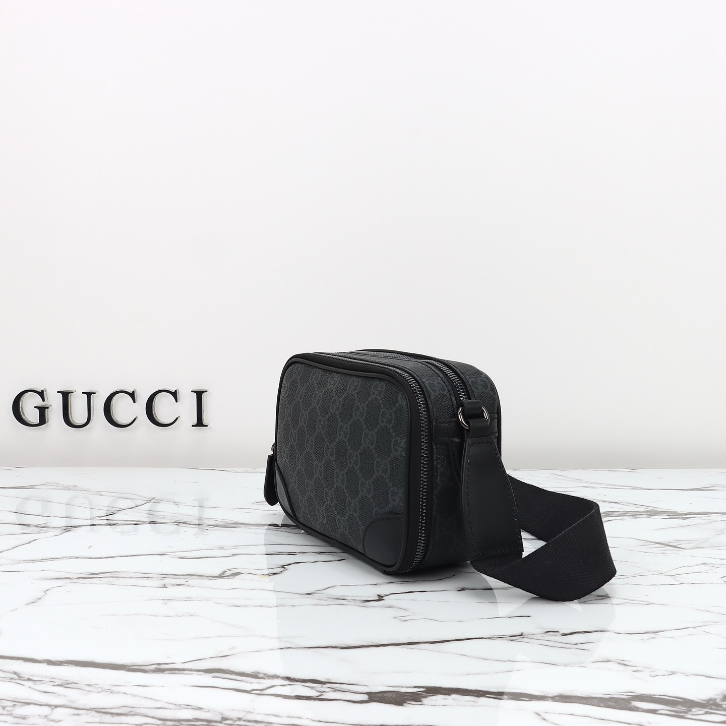 GUC Shoulder bag 19x12.5x7cm