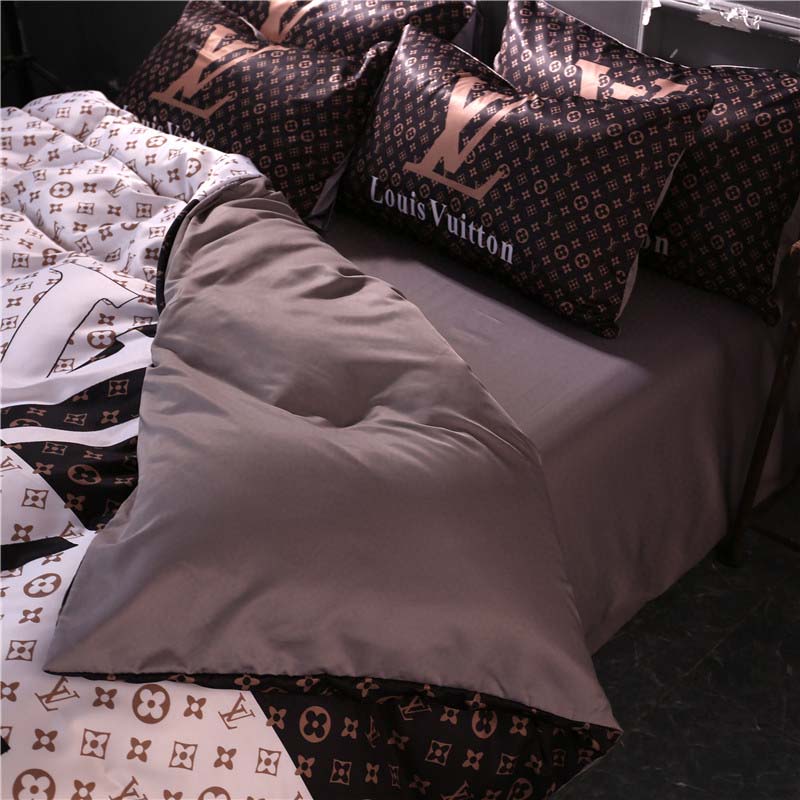 Fashion Pure Silk Digital Print Bedding Sets(1 Quilt,1 Sham,1 pillow cases)SJT-986037