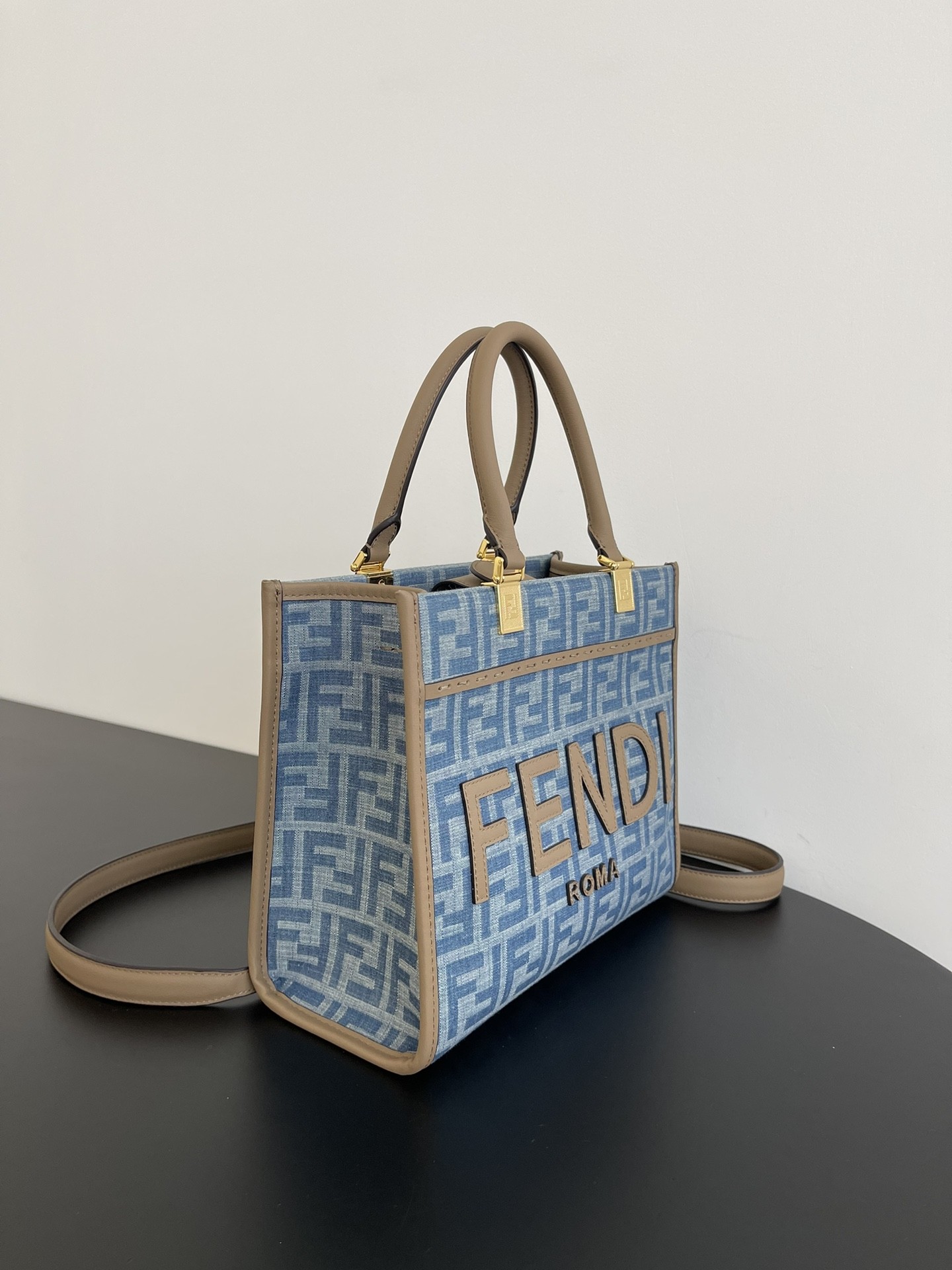FD TOTE Size:25.5x12x22.5cm