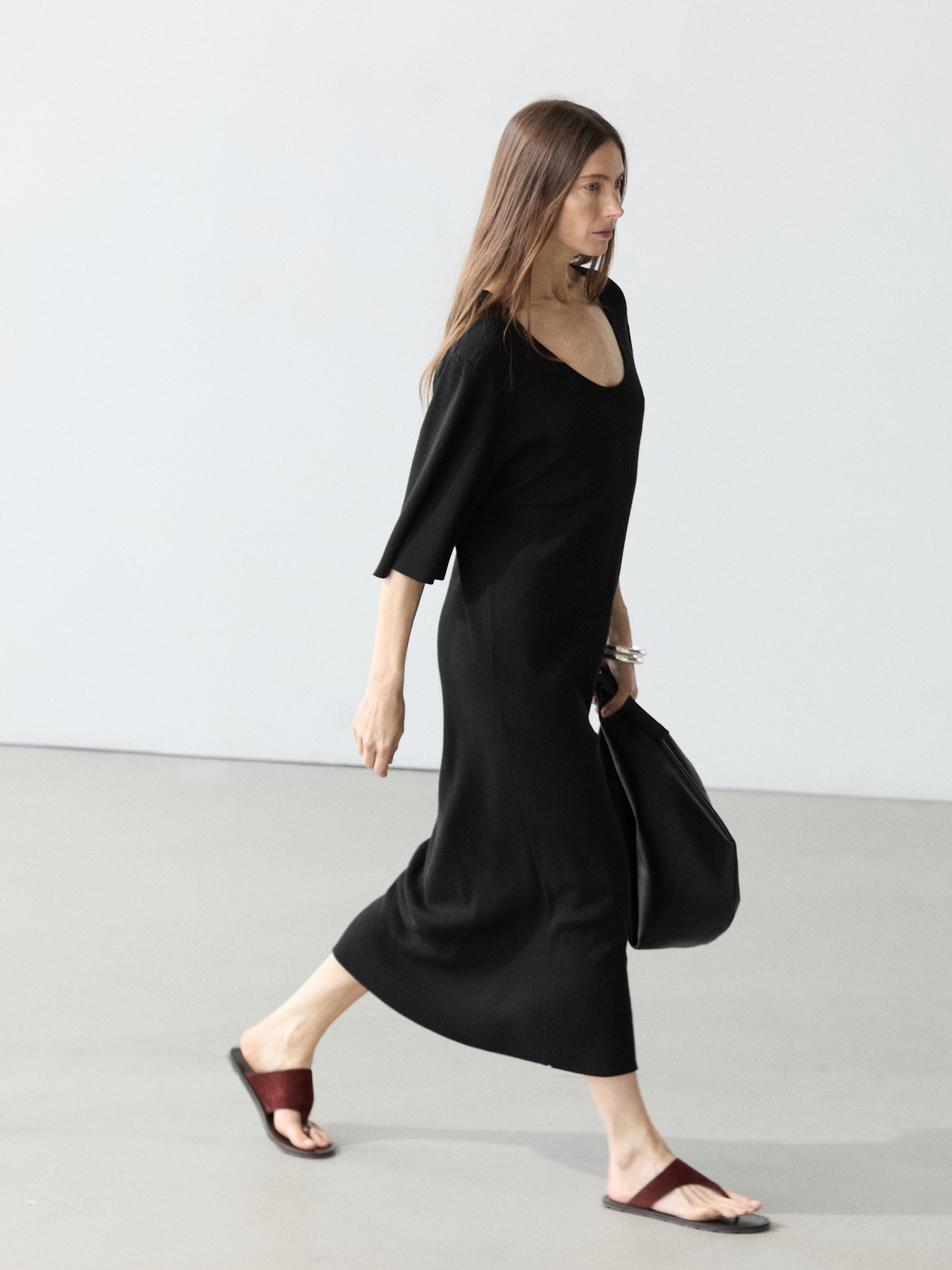 Vestido midi detalle mangas