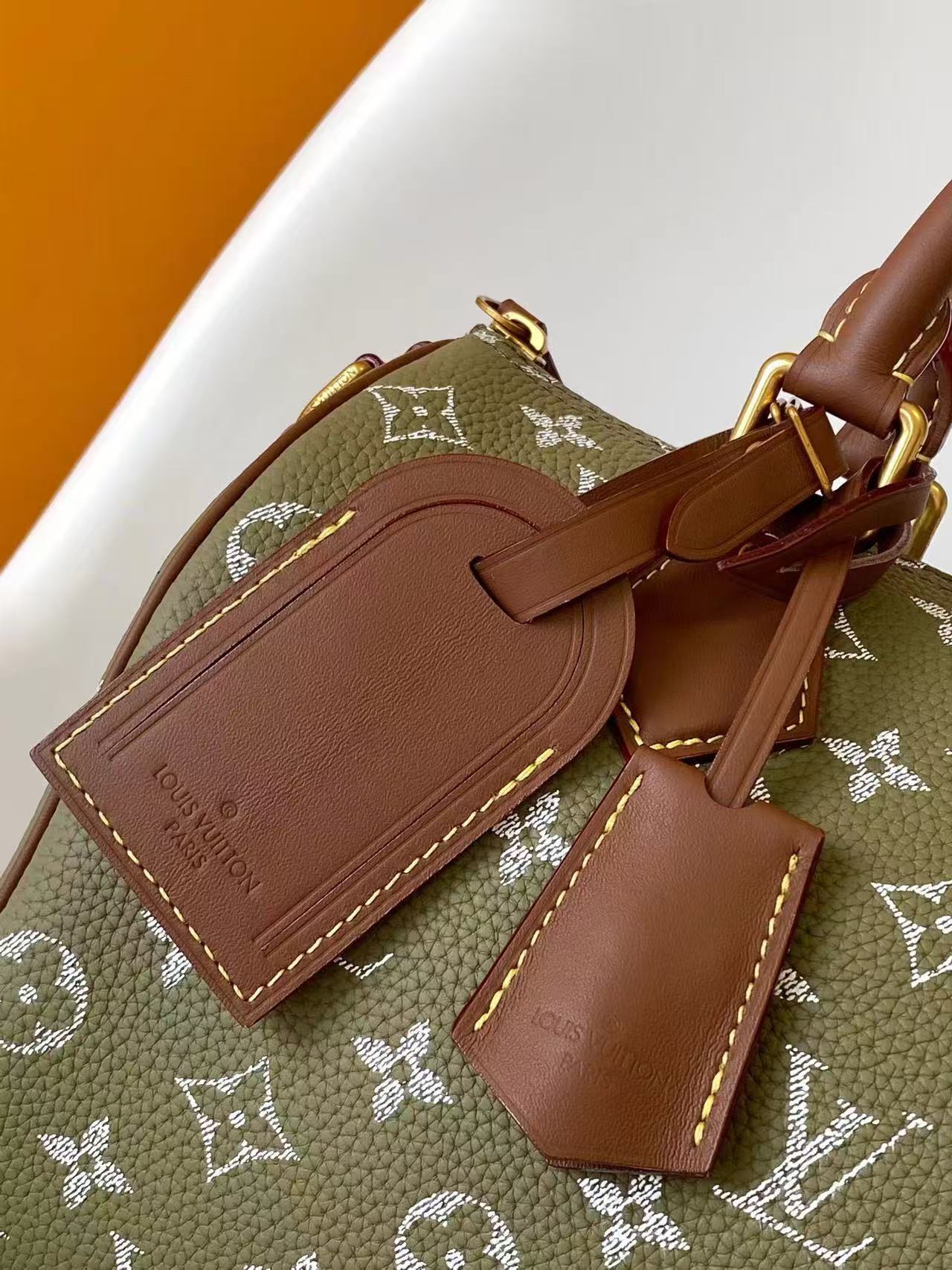 LV M15241  Bandouliere 2025 25*15*15CM