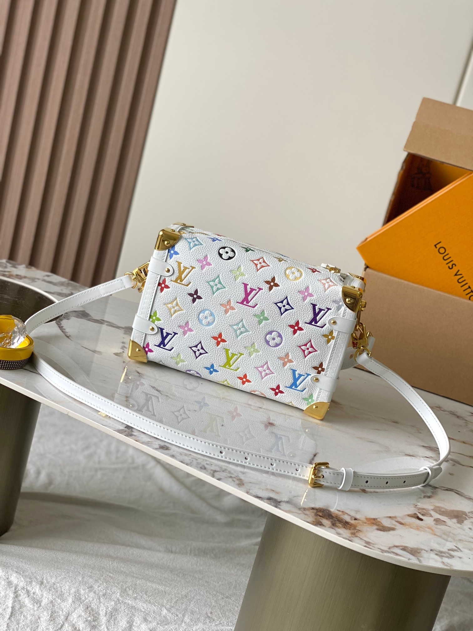 LV women's crossbody bag M14046 23.5x16x8.5cm