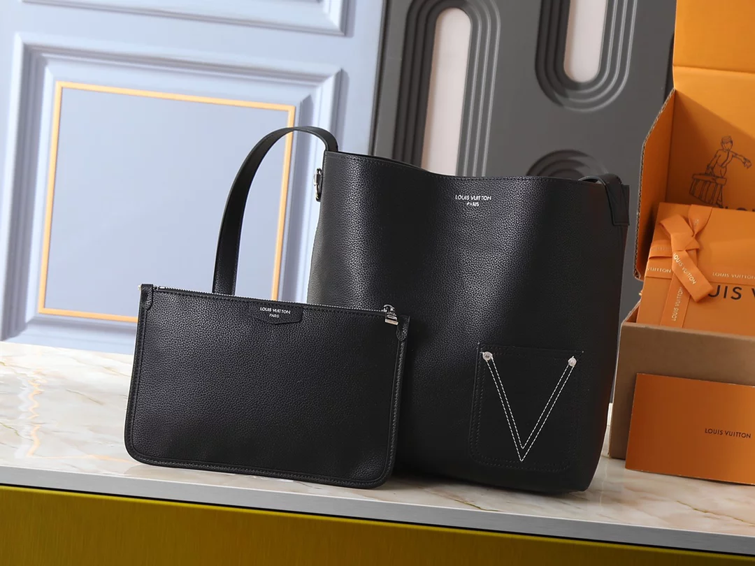 Genuine leather (3Colors) Size 11.8″x13.0″x6.1″ Woman’s Handbag with Adjustable Strap BB-921960