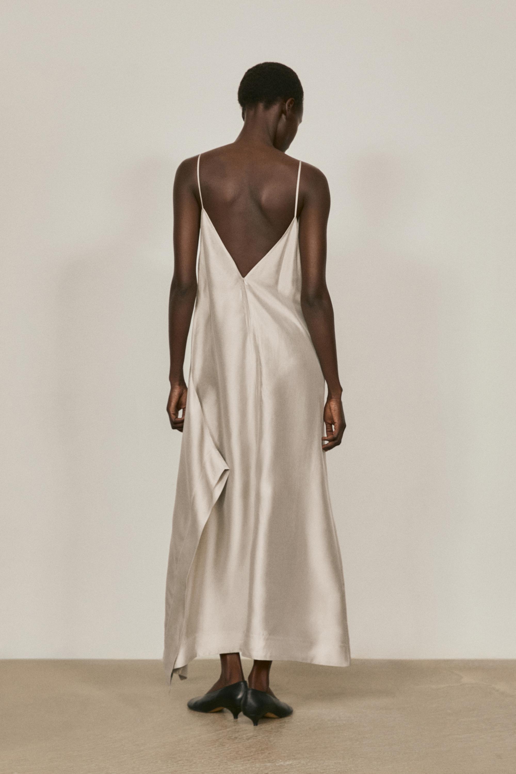 Vestido midi lencero escote pico - LIMITED EDITION