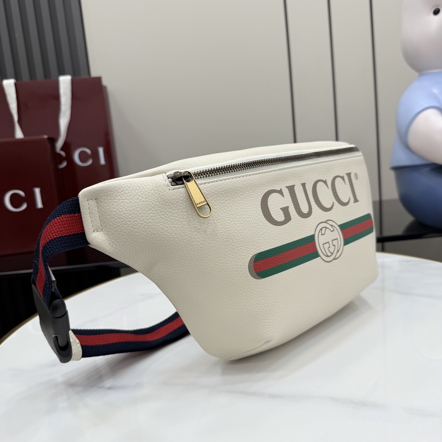 GUC Pockets 28x18x8cm