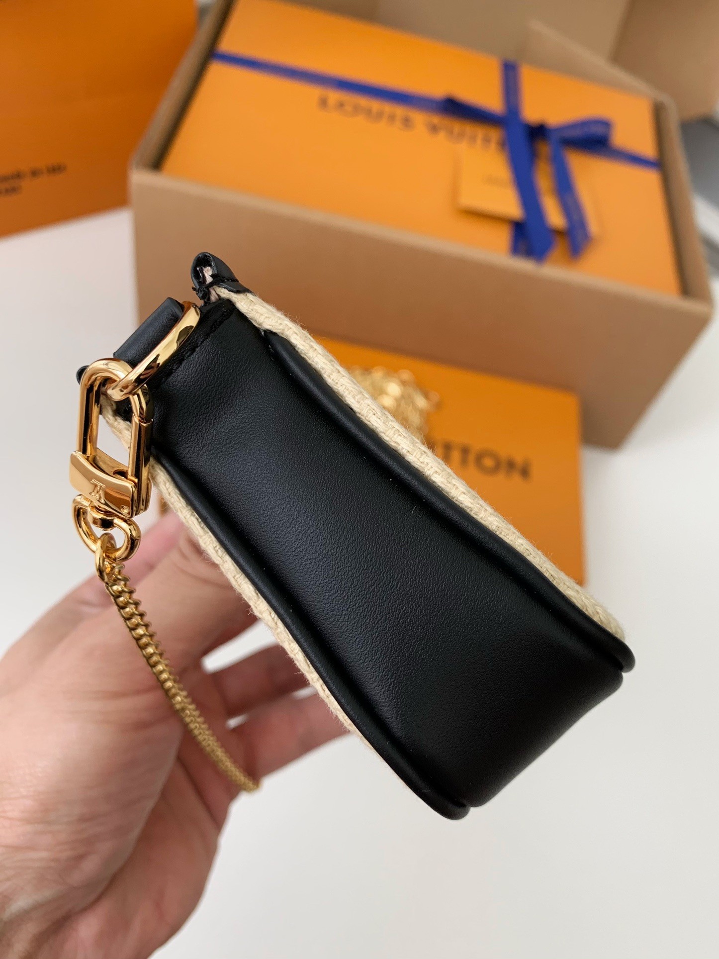 LV MINI POCHETTE ACCESSOIRES 15.5*10.5*4cm