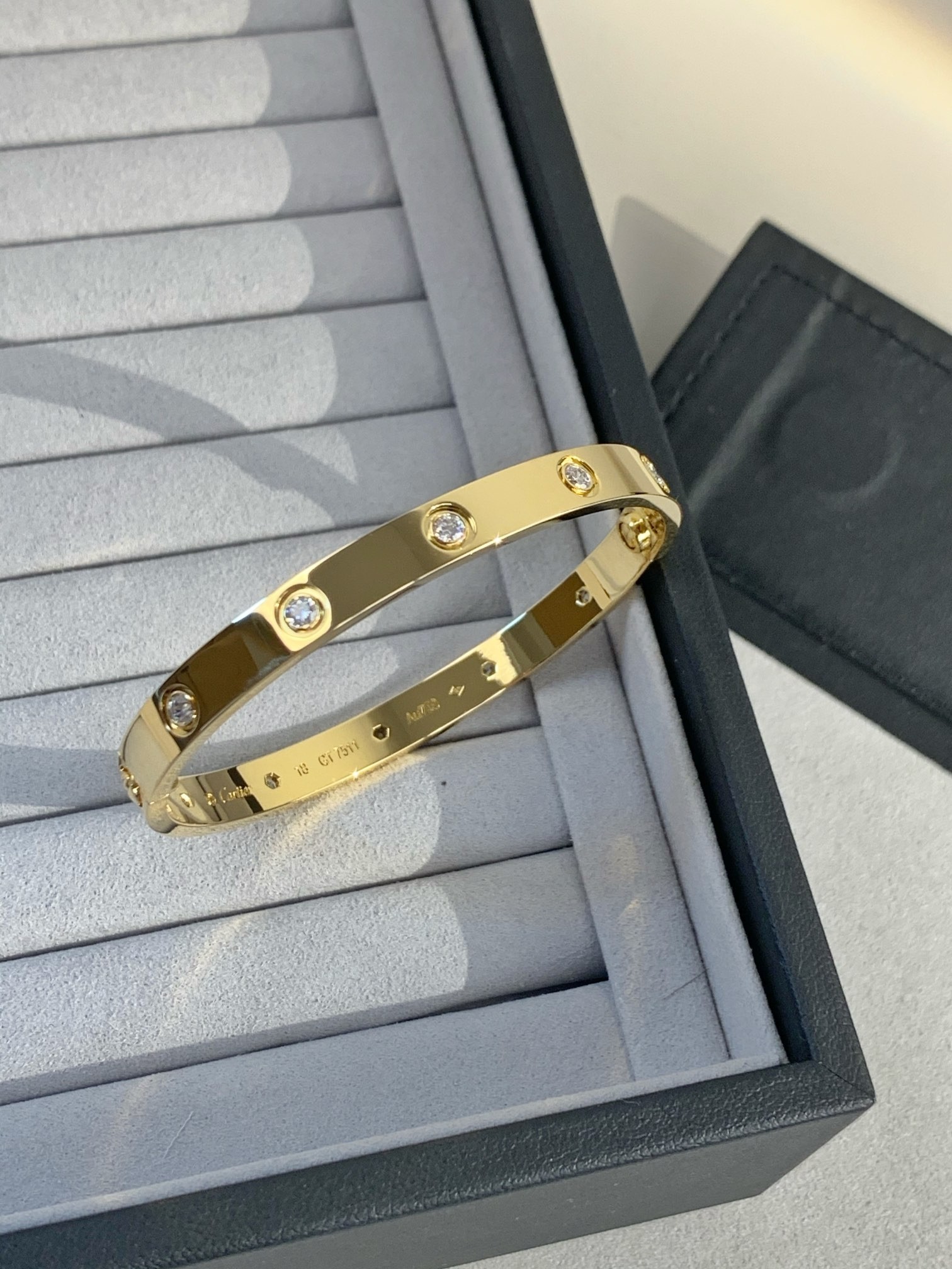 Carti LOVE Bracelets（Multiple colors）