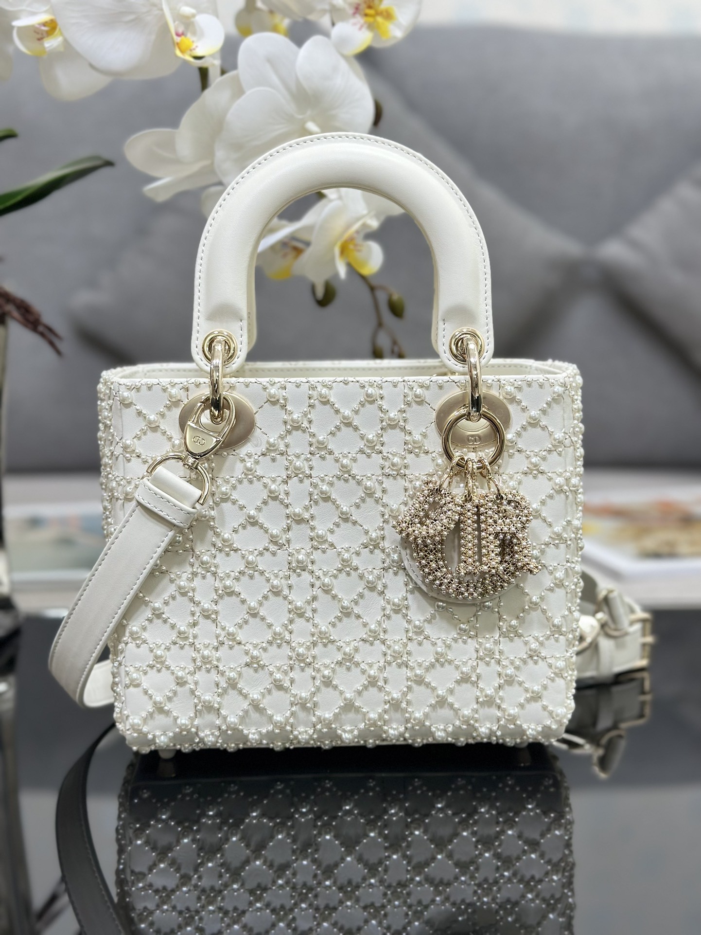 DR Shoulder bag M0538 20x16.5x8cm