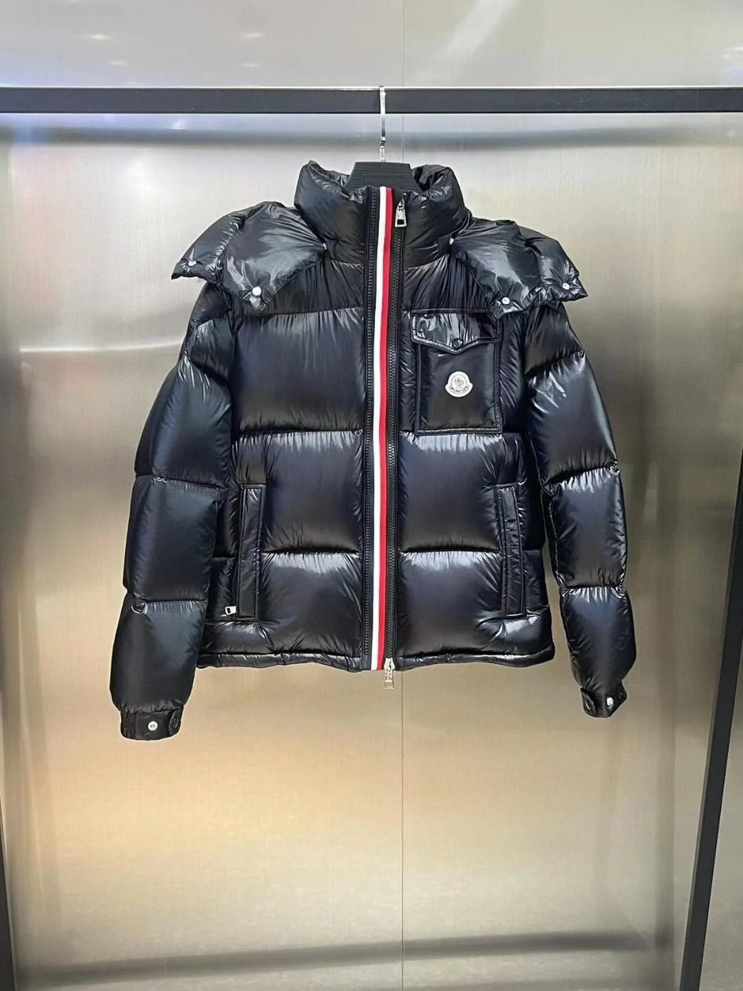 [Moncler] Women's and Men's ☆ Hard to find, stylish No. 1! ☆ MONTBELIARD Down Jacket (2 colors)