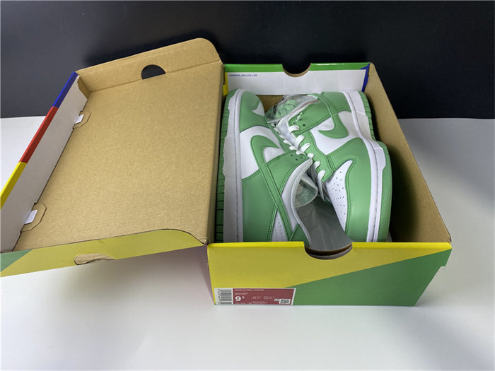 NK SB Dunk Low Green Tender powder CU1726-188