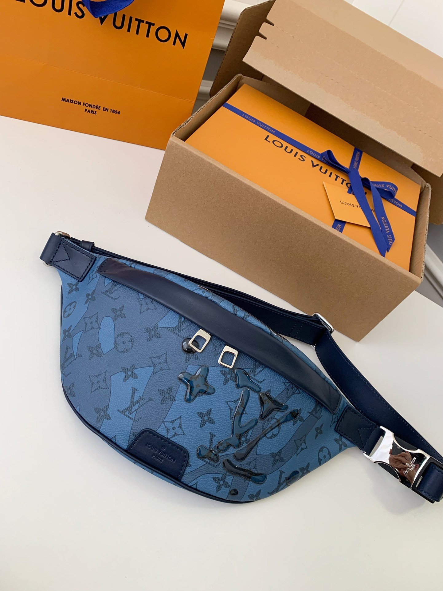 LV DISCOVERY 44*15*9cm