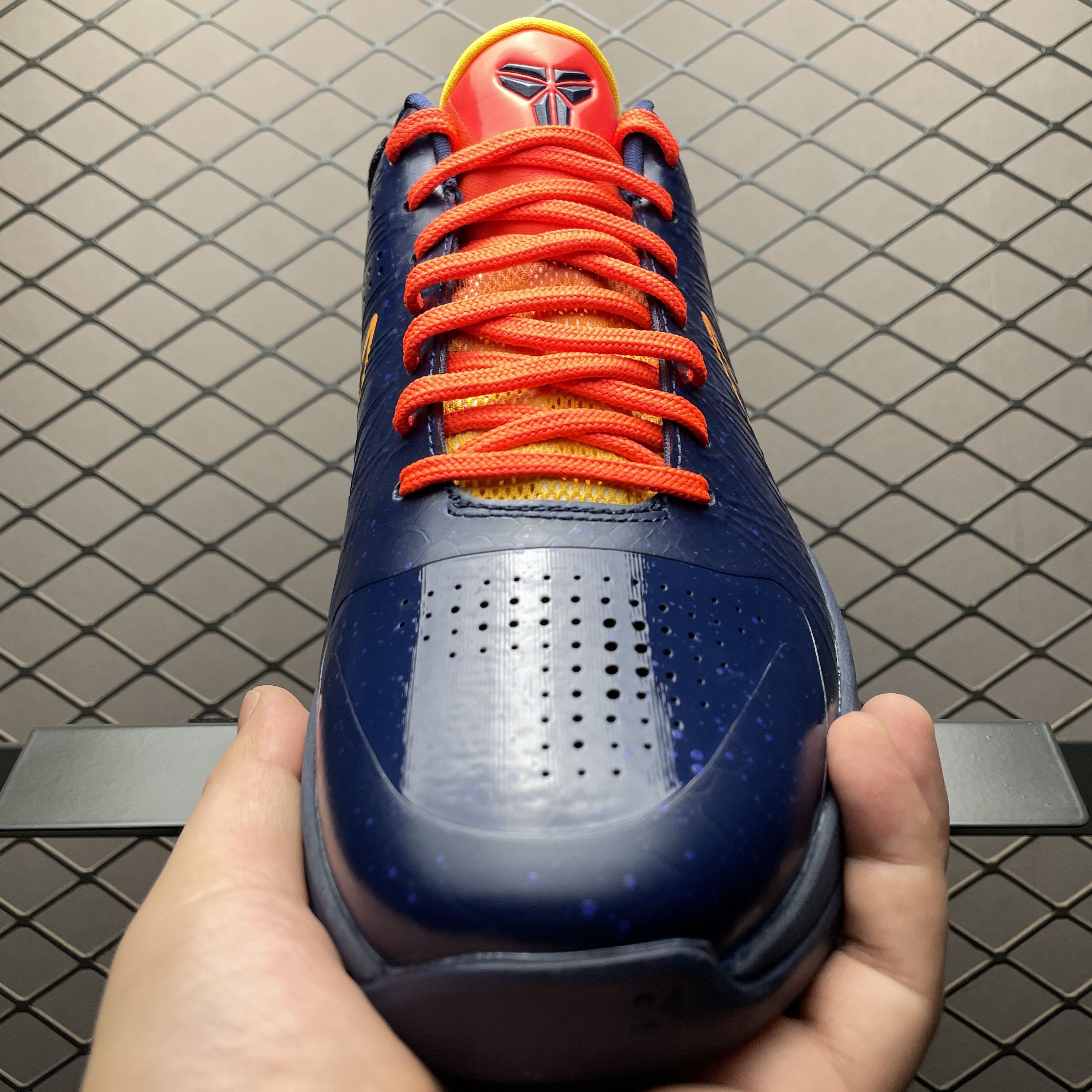 NK Kobe 5 IM3207-400