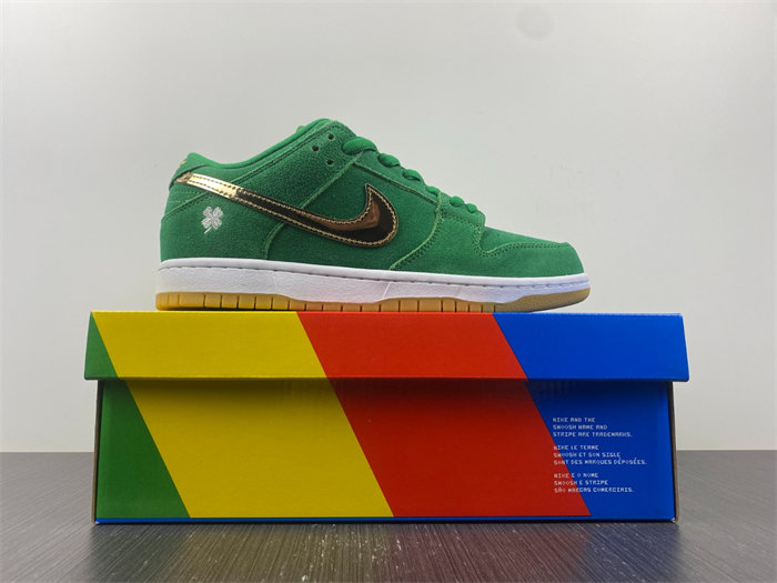NK SB Dunk Low Pro St. Patrick's Day BQ6817 303