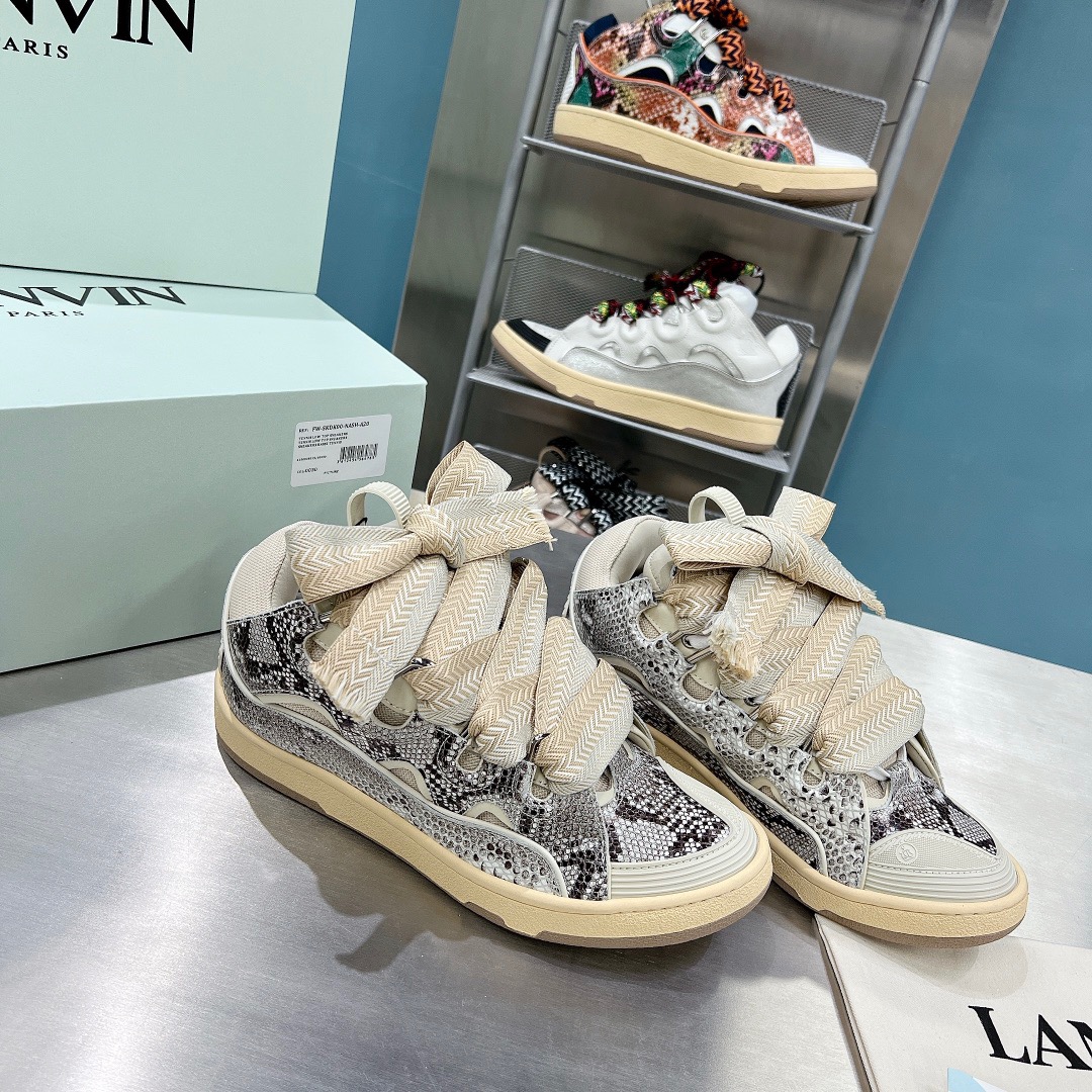 LAN Leather Curb 7