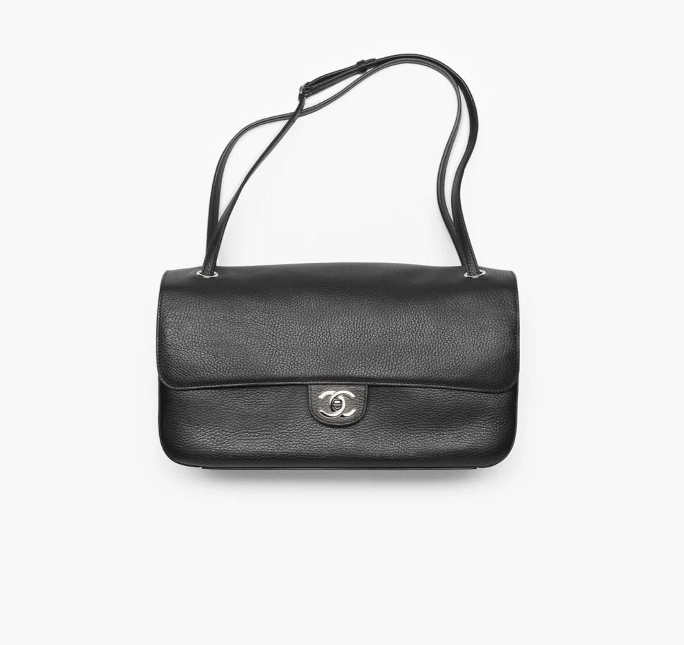 Chanel AS6231-B24008-94305 SS26 Maxi Flap bag Black