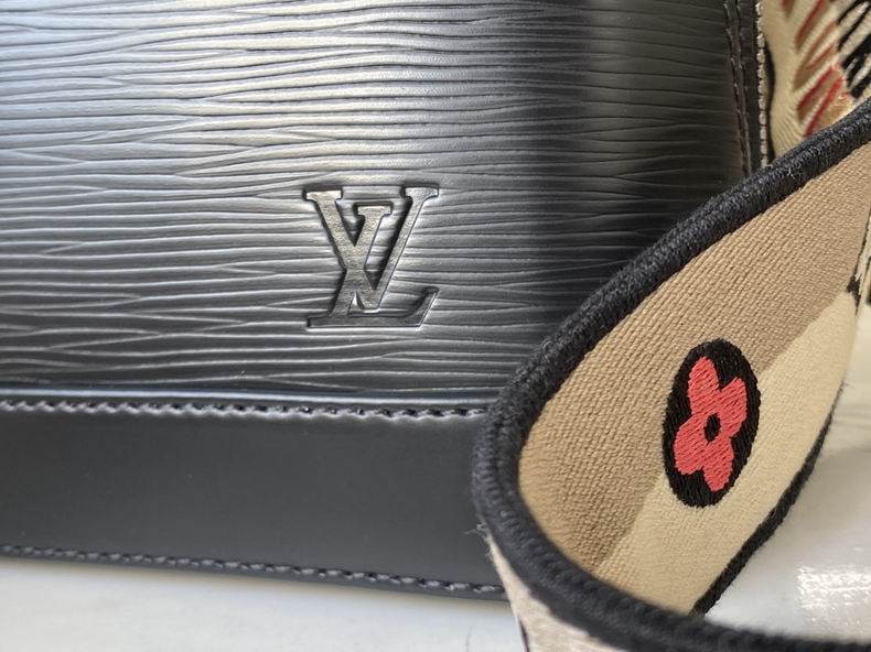 LV Bag 23.5x17.5zx11.5cm