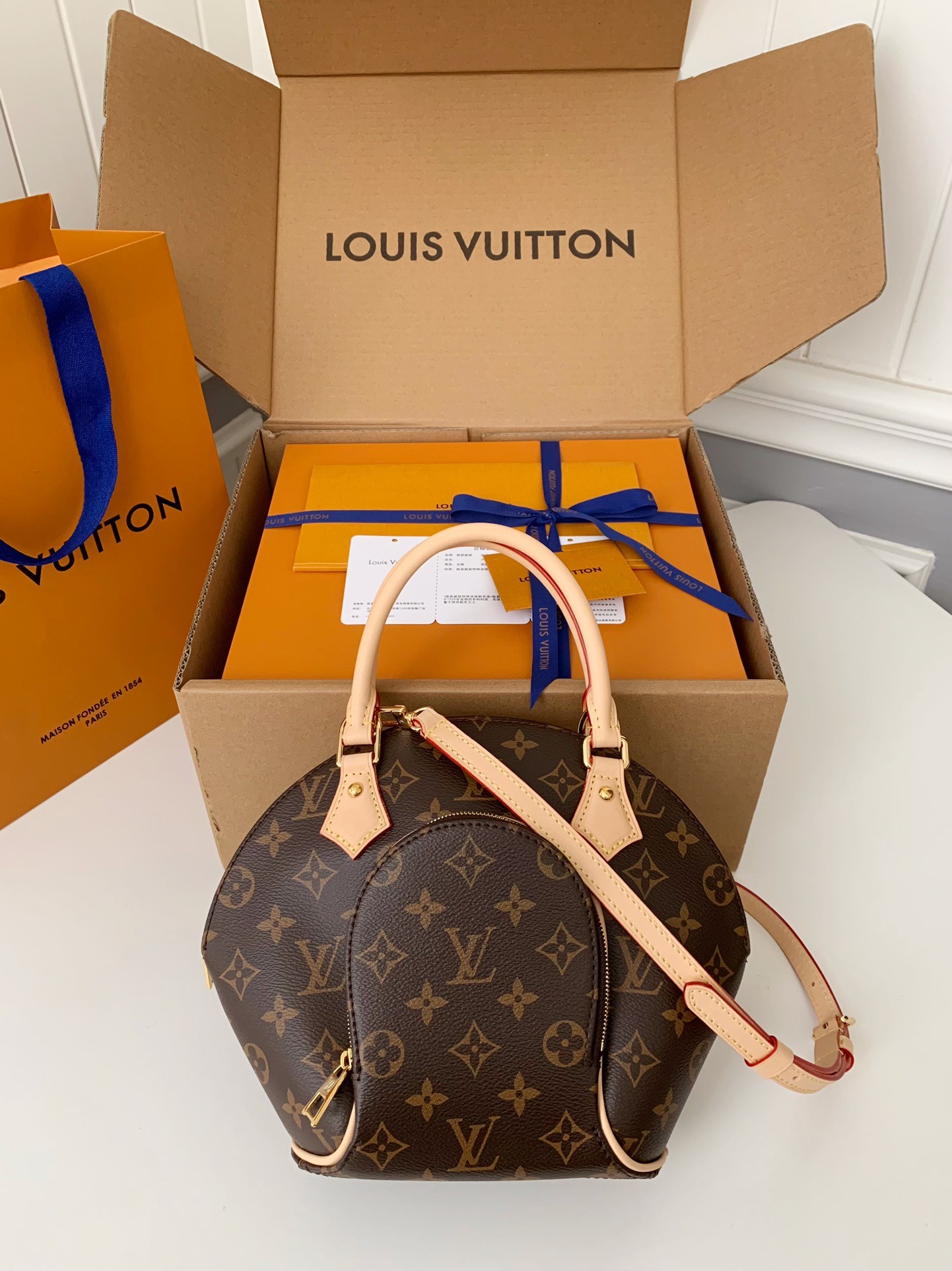 LV ELLIPSE 28*21*8cm