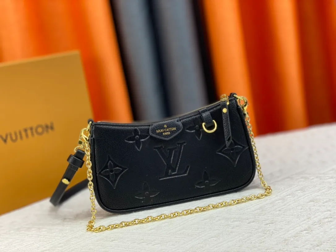 Woman’s handbag with straps 7.5″x4.5″x1.2″ BB-9180001000695