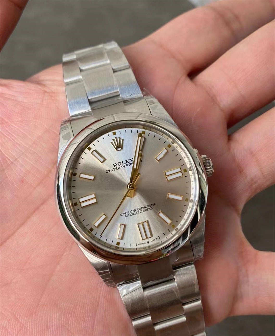Rolex Oyster Perpetual 41 Silver Dial Replica – VS Factory M124300-0001 with Dandong 3230 Movement