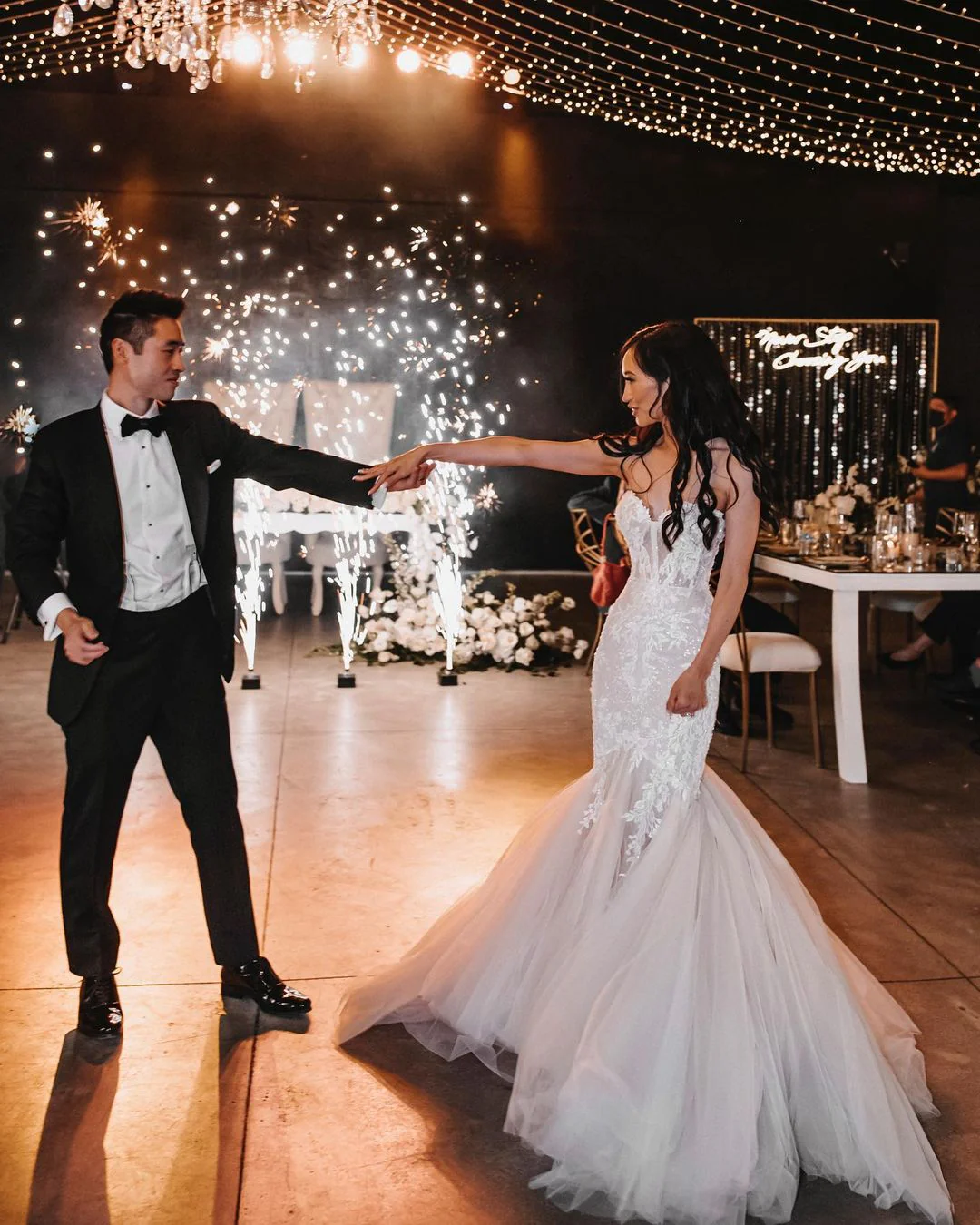 Charming Mermaid Sweetheart Tulle Wedding Dress with Appliques