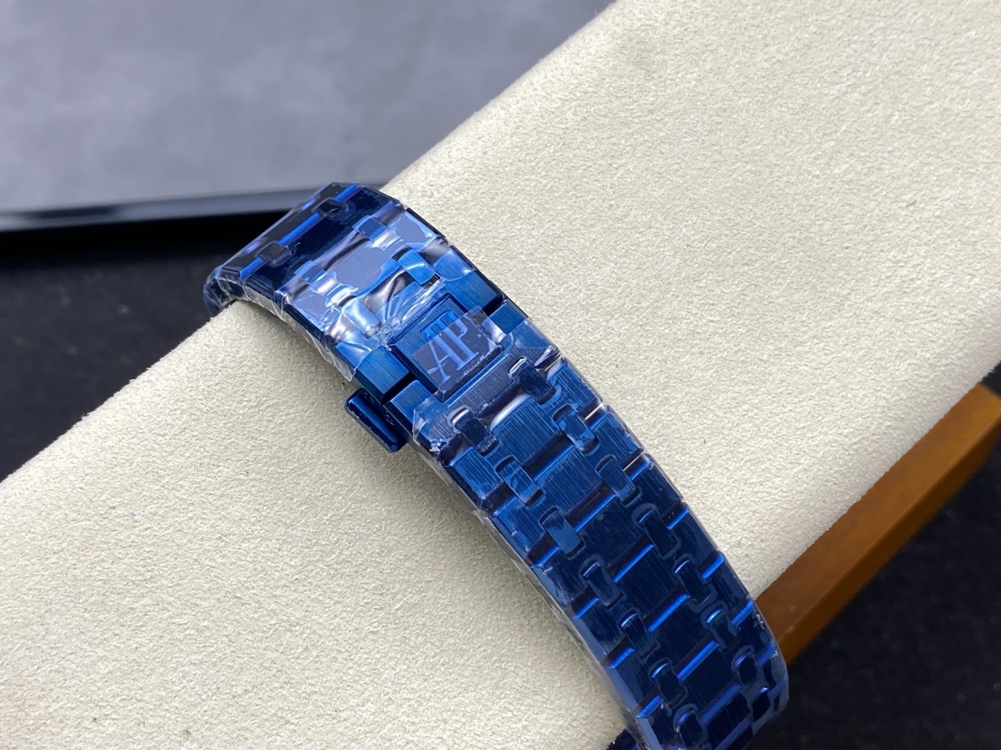 APS Watch