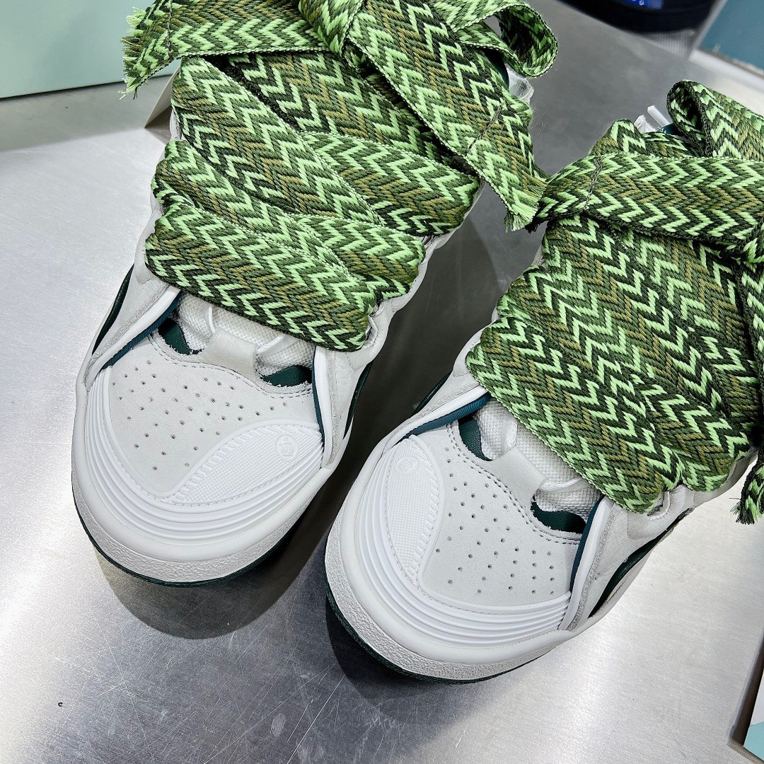 LAN Curb Sneaker 12