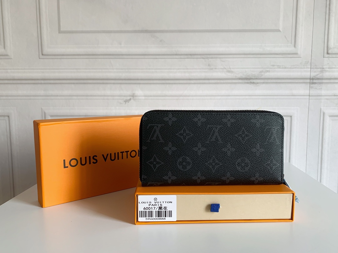 Q05：Louis Vuitton Zippy Wallet in Monogram Eclipse Canvas