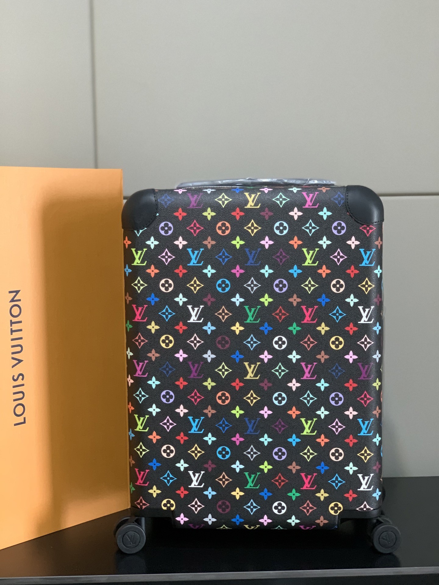 LV Suitcase Size:55x38x21cm