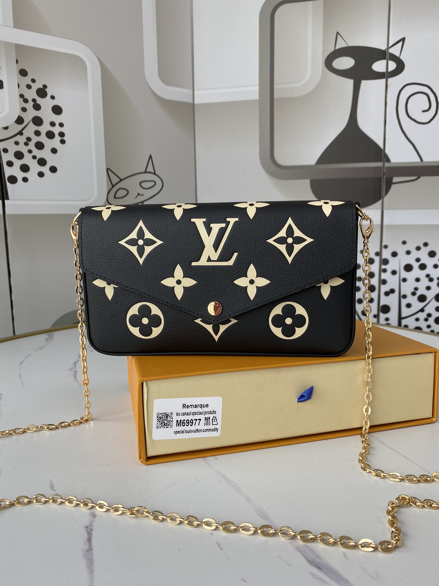3 Colors Chains Woman’s Handbag 8.3″x4.7″x1.2″ BB-918000830