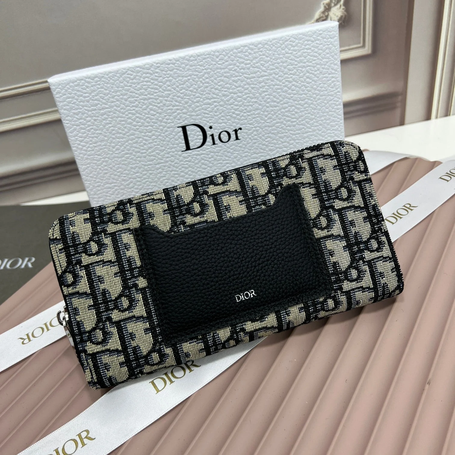 [Dior] Spring/Summer 2025 Collection: Elegant Silhouettes & Refined Beauty