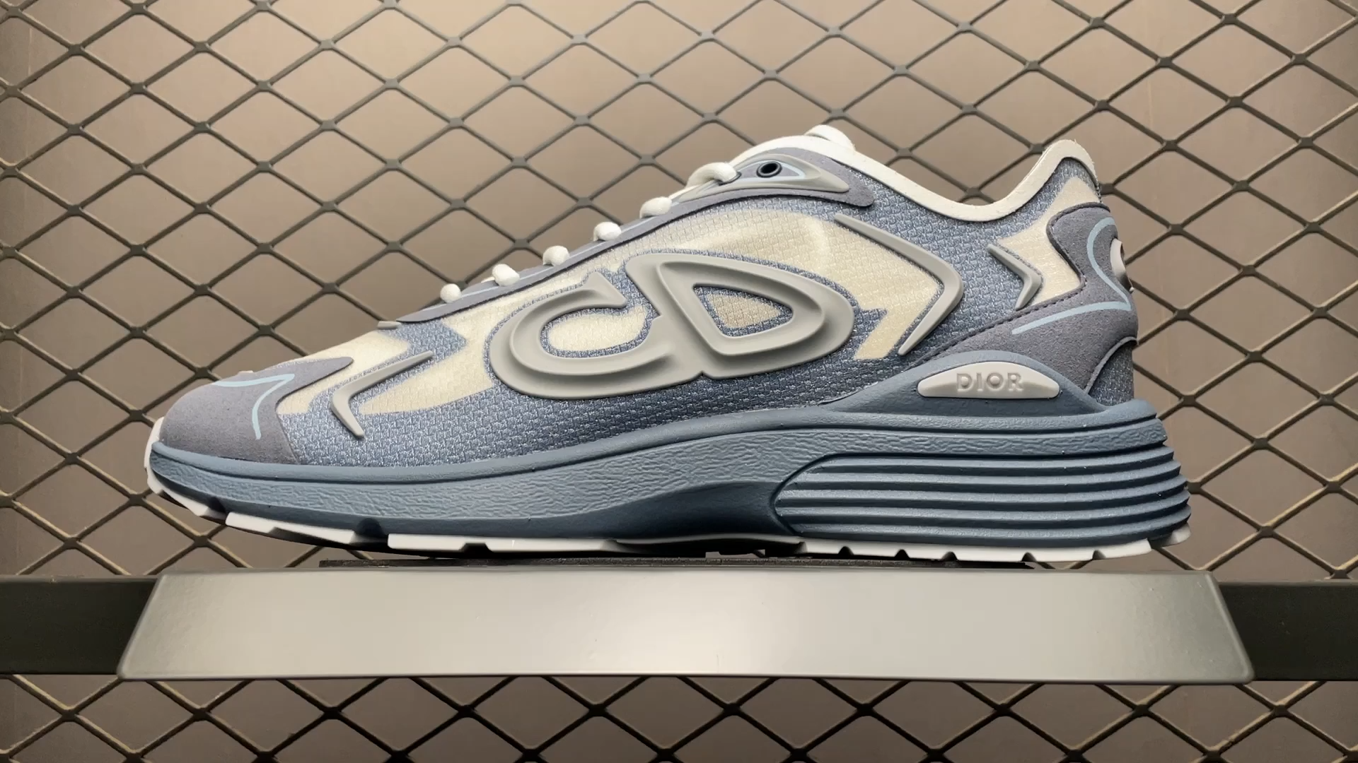 DR B30 Sneakers