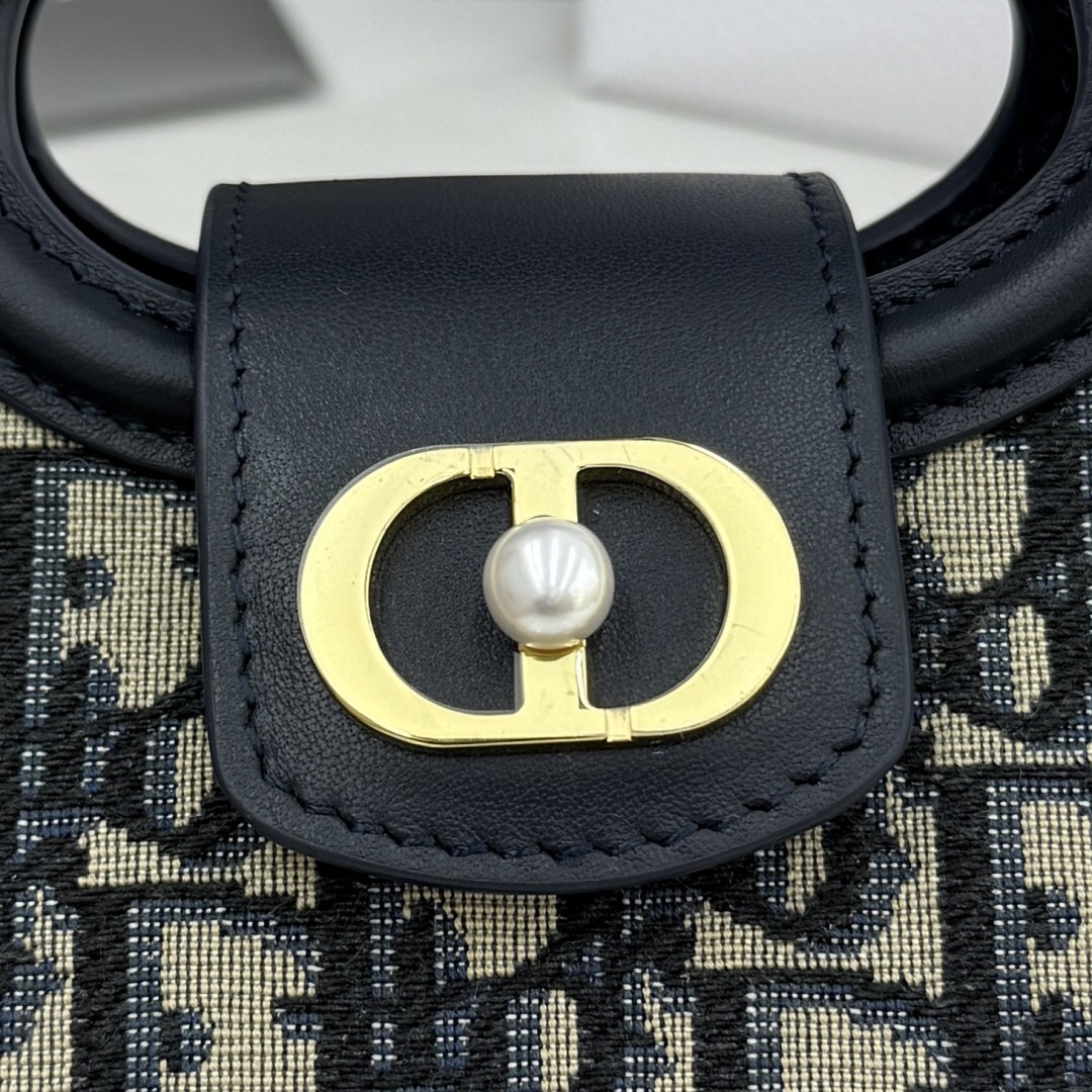 DR Handbag 18.5x13x8.5cm
